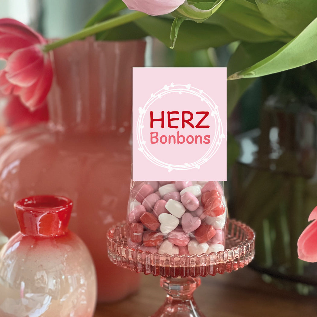 Herzbonbons- süße Tüte mit Zuckerherzen