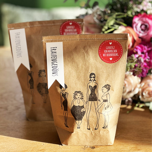 Frauengedöns Wundertüte mit Blumenstrauß