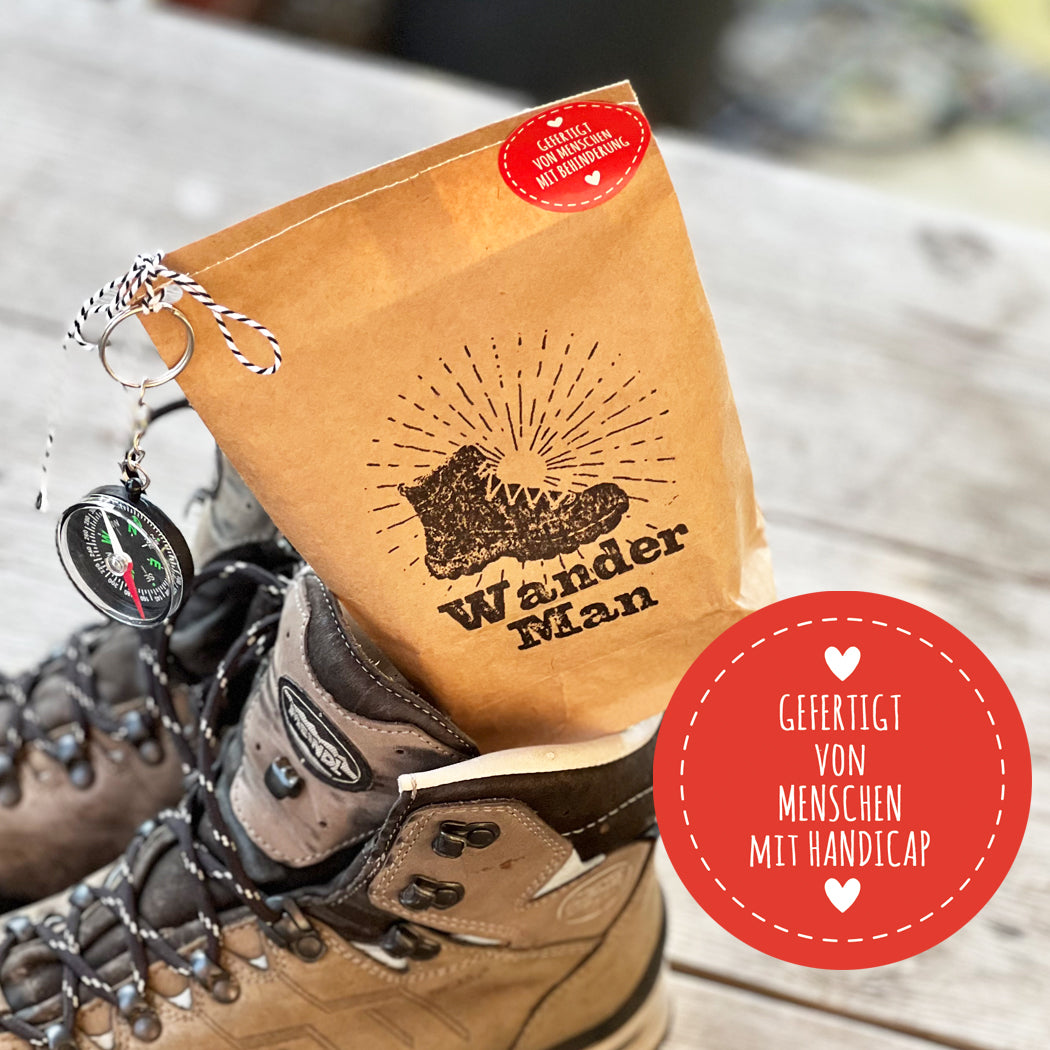 Geschenke für Wanderer: Ultimative Männer-Wander-Tüte