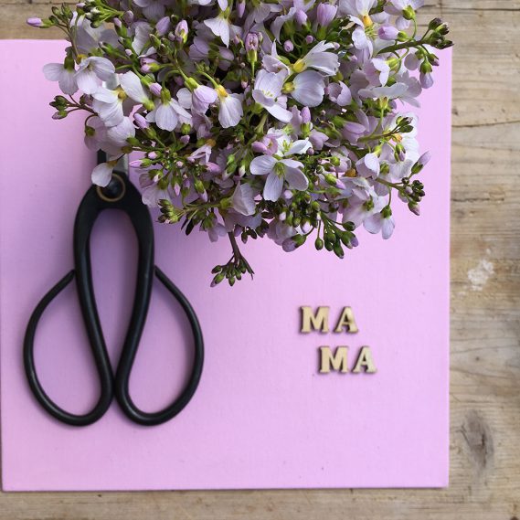 Muttertagskonfetti – Ein paar Gedankenschnipsel und frühlingsfrische Füsse für alle!