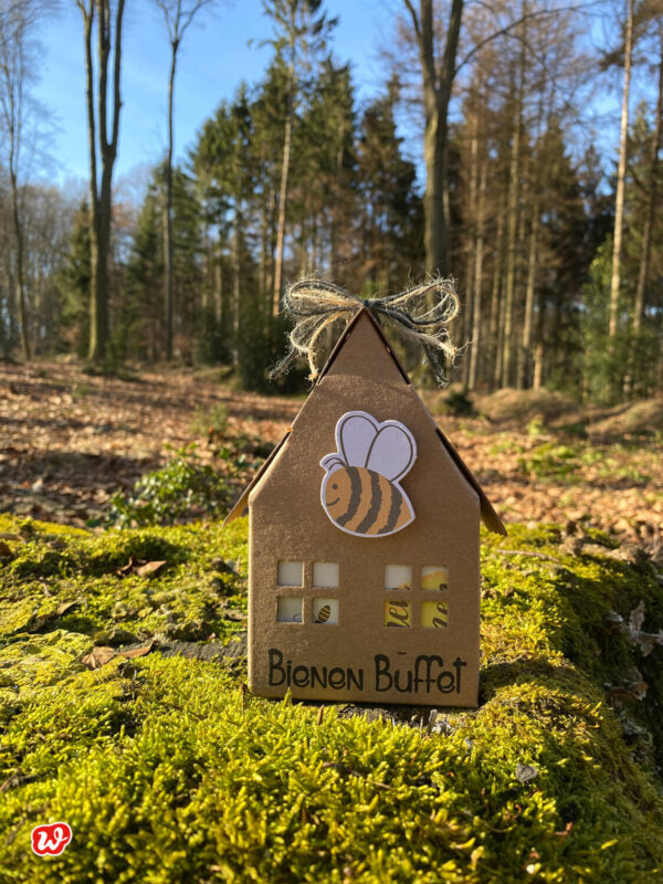 Summsummherum, auch Bienen haben Durst und eine DIY-Bienentränke macht den Garten noch bienenfreundlicher