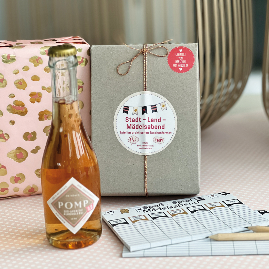 Mädelsabend Cheers Geschenk Box