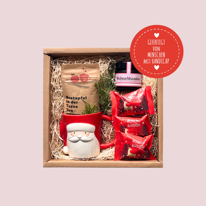 Weihnachtspräsent mit Weihnachtstasse