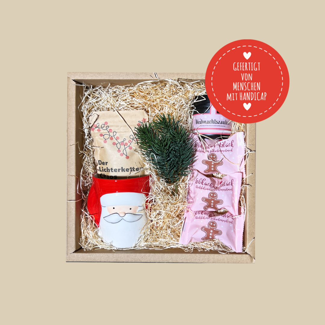 Weihnachtspräsent mit Weihnachtstasse