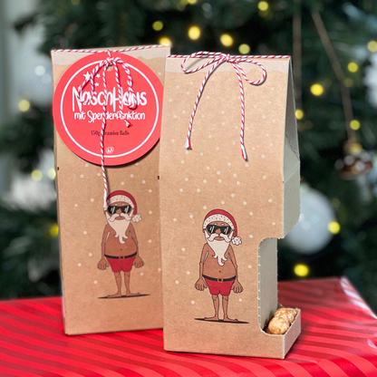 Weihnachtliche Schreibtischdekoration Naschhaus mit Santa-Motiv