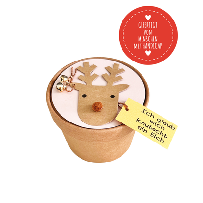 Rentierbecher gefüllt mit Tiramisubällen