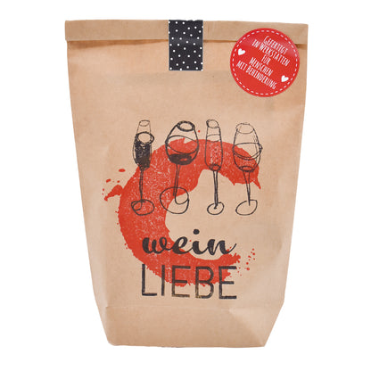 Wundertüte in braun bestempelt mit Weinliebe als geschenke für weinliebhaber